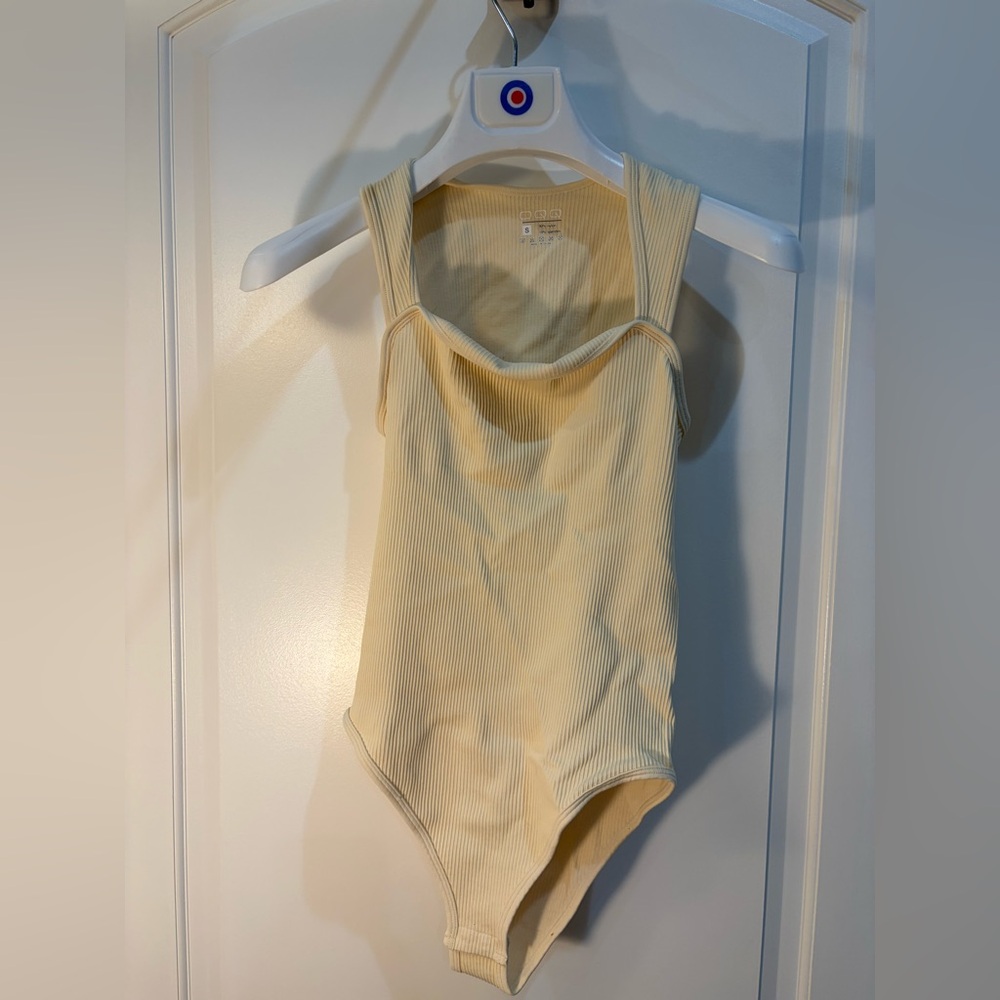 OQQ Ribbed Bodysuit